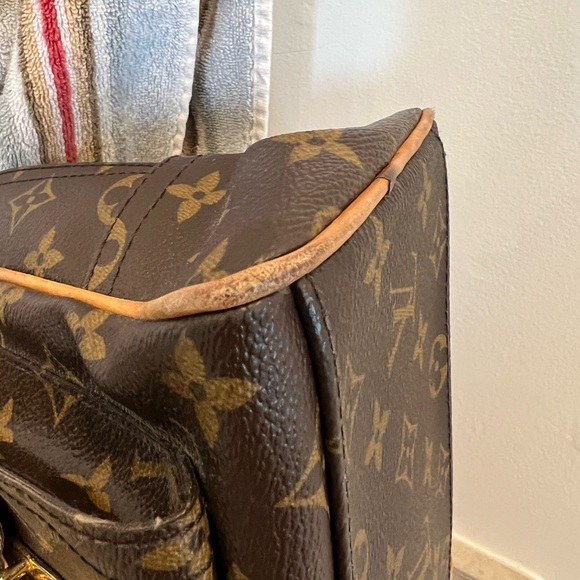 Authentic Louis Vuitton Monogram Manhattan PM Bag - Picture 14 of 16